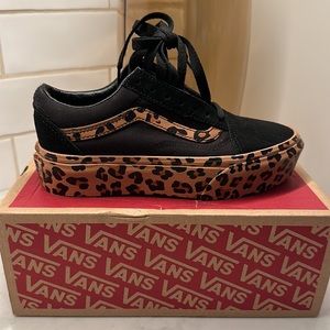 Brand new never worn old school platform vans. Leopard black & brown.